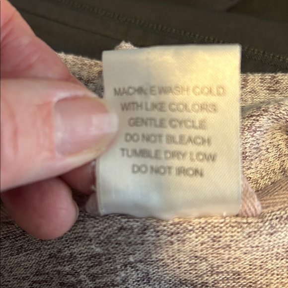 NATORI Lightweight Robe - Picture 8 of 9